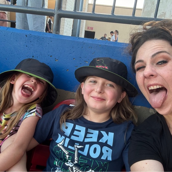 Meet your Posher, Casie - Picture 9 of 13